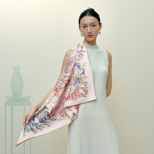 凤凰之家“海洋舞曲”88厘米双面印花大方巾 商品图1