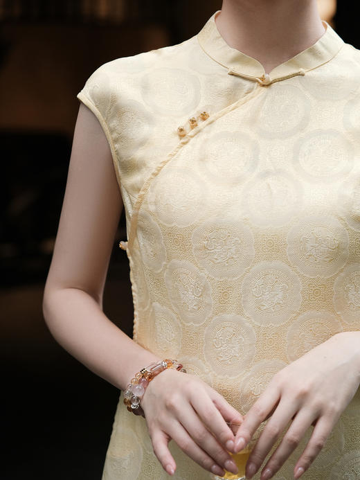 盛唐婧| 新中式小立领斜襟飞飞袖长款上衣 商品图1