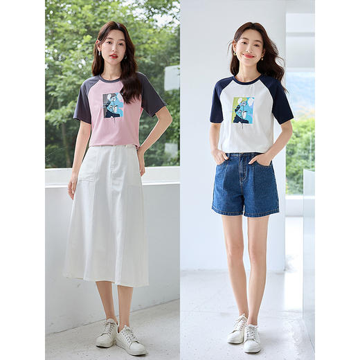 【专属特价】熙世界2025夏季美式复古撞色插肩袖T恤女正肩时尚印花上衣ins潮 商品图4