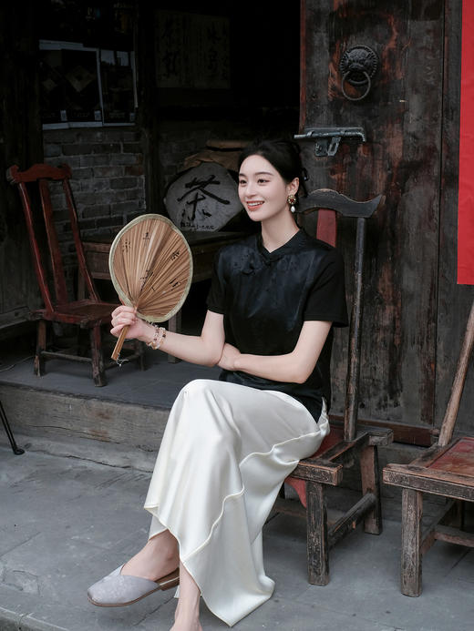 盛唐婧| 新中式小立领斜襟百搭拼接提花上衣-黑色 商品图5