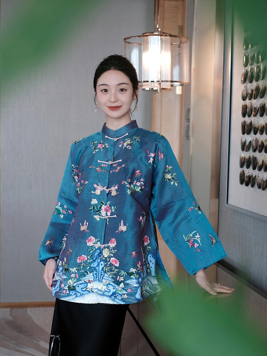 盛唐牡丹| 手工刺绣一年景吉服(盛唐牡丹与非遗传承人王小潇联名系列)[特价品] 商品图4