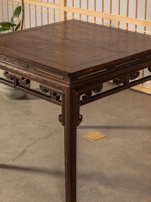 清	红木束腰马蹄腿攒接拐子纹八仙桌 商品图3