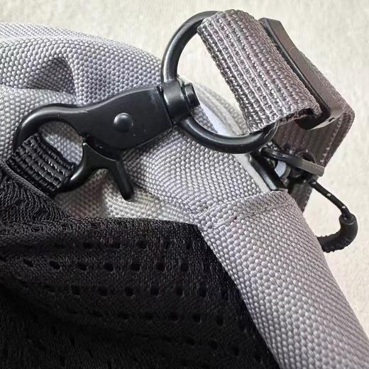 韩国订单。科龙运动尼龙斜挎腰包。出门玩钥匙手机一个包搞定。两色现货 商品图4