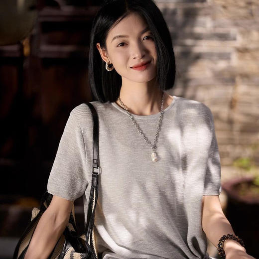 路易 阿贝格 复古圆领短袖薄上衣 清爽百搭 商品图4