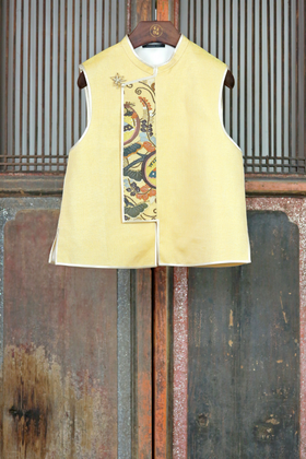 盛唐牡丹盛奢系列| 西阵织缂丝花扣马甲-黄色