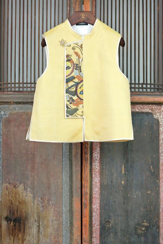 盛唐牡丹盛奢系列| 西阵织缂丝花扣马甲-黄色 商品图0