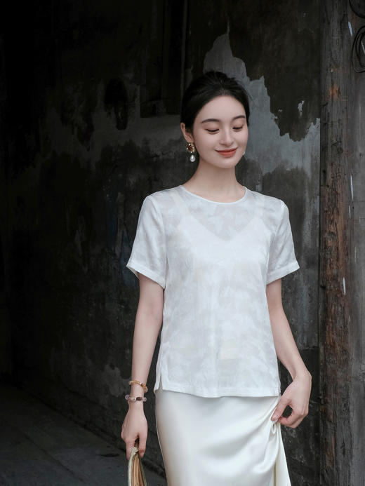 盛唐婧| 新中式桑蚕丝四经绞罗蝶影百搭上衣-白色 商品图1