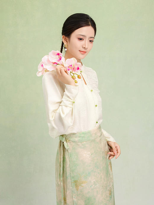 【明星同款】荷言GL 新玉满堂 山水提花米白色新中式衬衫真丝上衣 商品图2