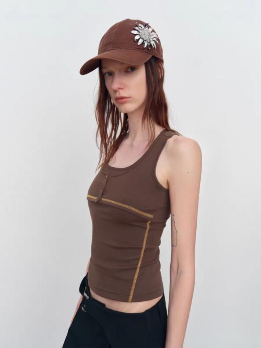 出逃赤岗西/25SSB108/假两件U领莫代尔修身短款吊带背心 商品图0