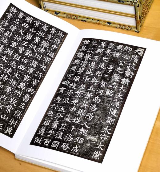 《朵云琳琅丛刊.巾箱帖馆》，小32开，函套装，共9函，布面册页，上海书画出版社2019年一版一印，10函总定价：2215元，售价：886元。可分售，分售价格见下。 商品图12