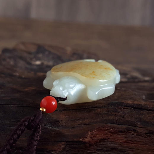 【天然正品】天然新疆籽料细腻油润度佳长寿龟（招财、保平安）和田玉吊坠项链35.5*27.2*12.0MM（皆取最大值）中性款现售价：3880！010725NJM16 商品图8