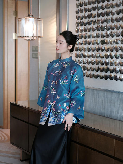 盛唐牡丹| 手工刺绣一年景吉服(盛唐牡丹与非遗传承人王小潇联名系列)[特价品] 商品图3