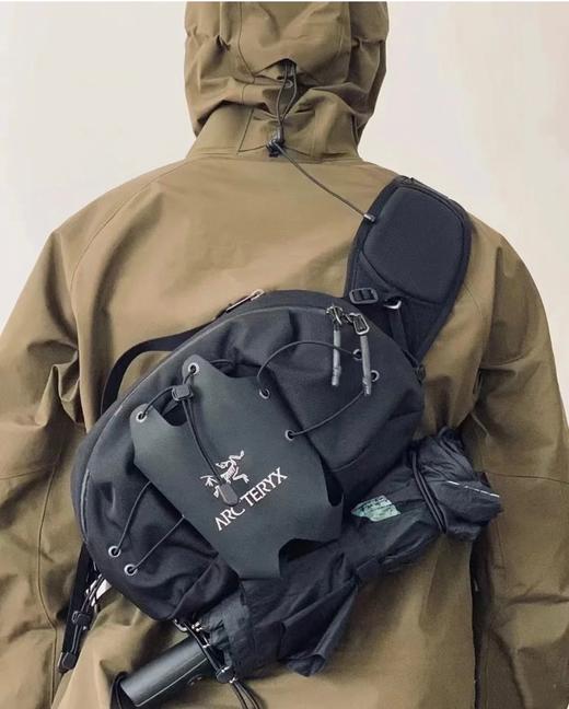 鸟家老渠道，数量极少！靠抢！ System_A Q5腰包户外运动情侣机能胸包5L 质感无敌 商品图0