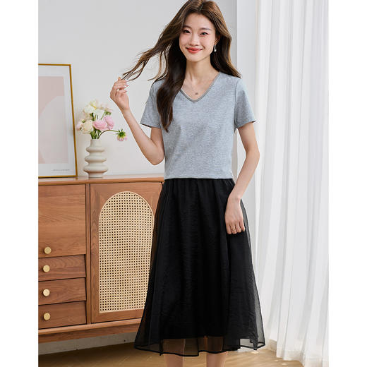 【五折购】熙世界2025夏款时髦短袖t恤女织带V领百搭显瘦上衣T 商品图4