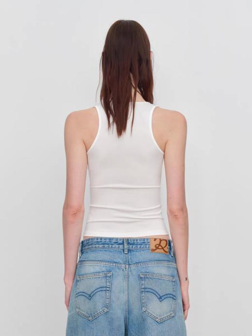 出逃赤岗西/25SSB108/假两件U领莫代尔修身短款吊带背心 商品图1