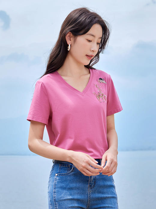 【专属特价】熙世界90%棉小鹿刺绣V领T恤女宽松显瘦减龄夏季新款中国风女大码短袖 商品图4