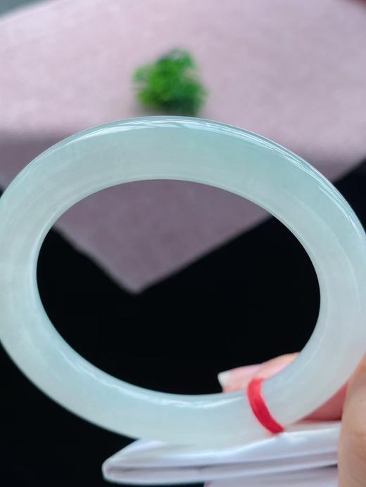 55圆条翡翠手镯 商品图1