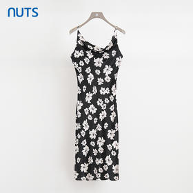 NUTS商场同款夏季黑白拼色时尚气质宽松碎花吊带连衣裙428102211