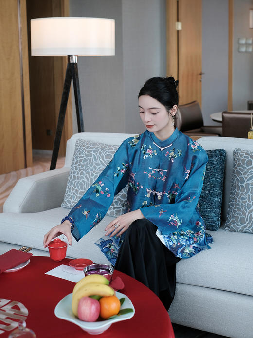 盛唐牡丹| 手工刺绣一年景吉服(盛唐牡丹与非遗传承人王小潇联名系列)[特价品] 商品图0