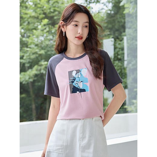 【专属特价】熙世界2025夏季美式复古撞色插肩袖T恤女正肩时尚印花上衣ins潮 商品图2