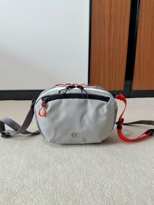 韩国订单。科龙运动尼龙斜挎腰包。出门玩钥匙手机一个包搞定。两色现货 商品图1