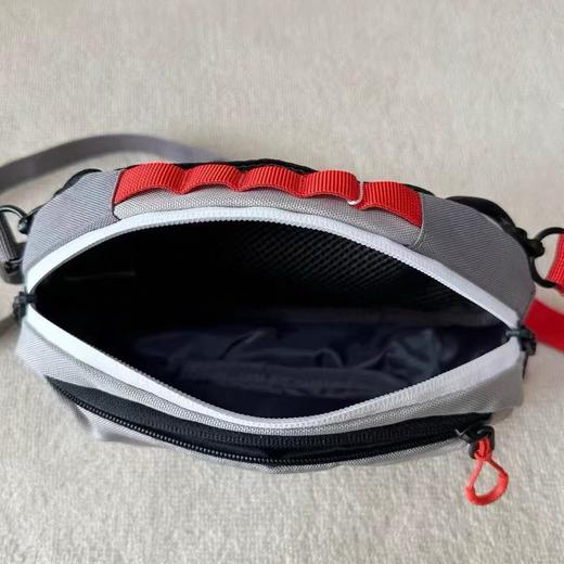 韩国订单。科龙运动尼龙斜挎腰包。出门玩钥匙手机一个包搞定。两色现货 商品图5