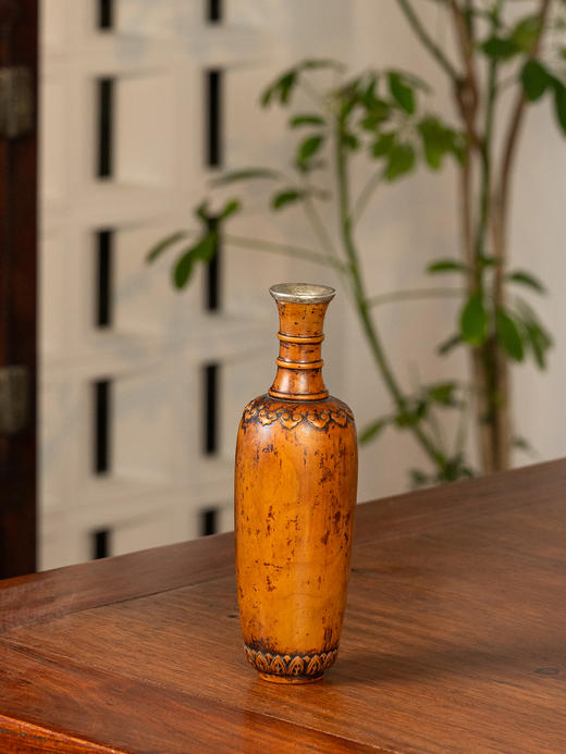 清早期	黄杨木雕如意云纹口沿包银瓶形花插 商品图2