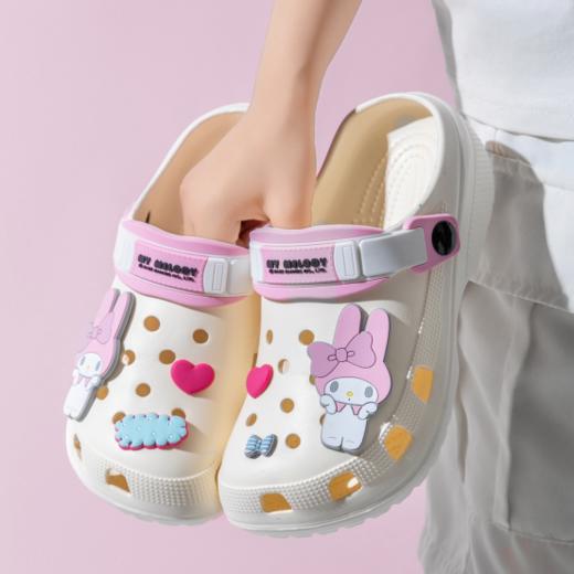 👏暑假特惠! ！ 29.9元 捡漏款【亲子款三丽鸥卡通洞洞鞋】💖 既能当拖鞋又能当凉鞋！🔥室内室外、浴室、沙滩...各种场合都很实穿~ 商品图0