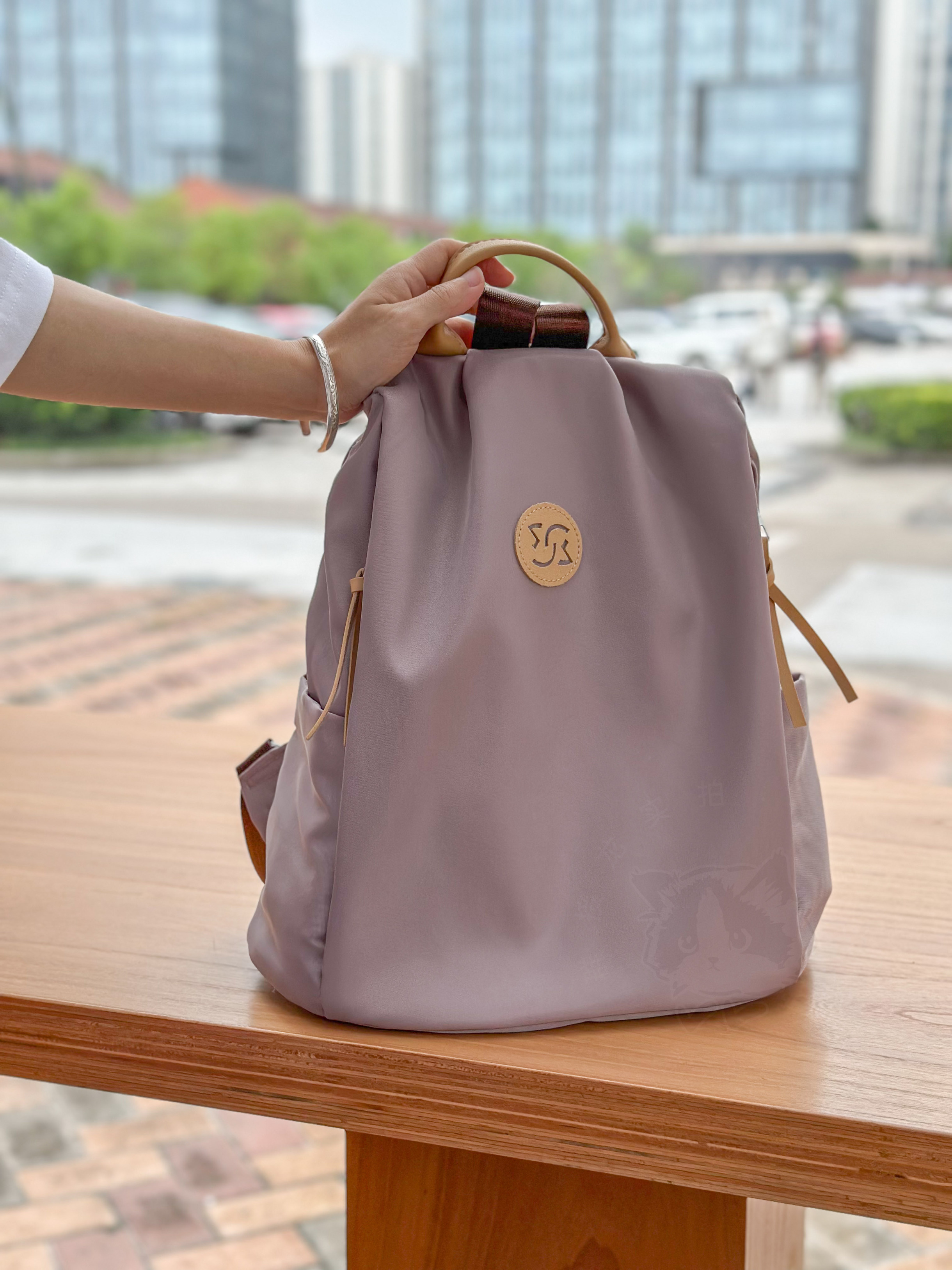 限量清仓特价🔥原货现货仅此一批❗️【极简风尼龙防水双肩包】⭐把实用美学玩明白了~‎