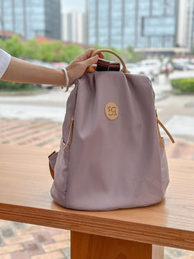 限量清仓特价🔥原货现货仅此一批❗️【极简风尼龙防水双肩包】⭐把实用美学玩明白了~‎