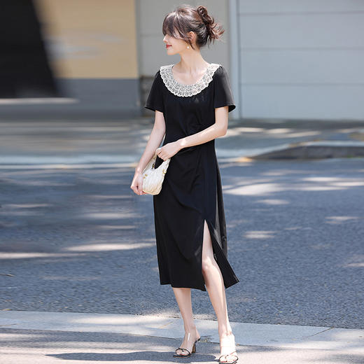 【专属特价】熙世界赫本风蕾丝花边领连衣裙女2025夏新款法式开叉显瘦小黑裙子 商品图3