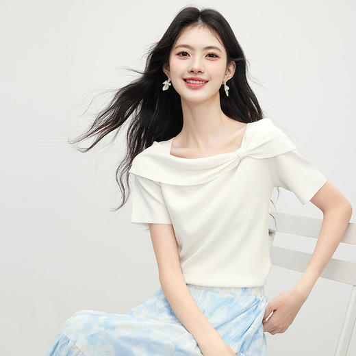 【07/16新品】熙世界蝴蝶结斜肩白色针织衫女薄款夏季短袖设计感别致一字肩上衣 商品图4