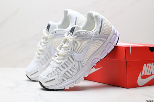 耐克Nike Zoom Vomero 5复古休闲运动跑步鞋HF1877-001男女鞋 商品图7