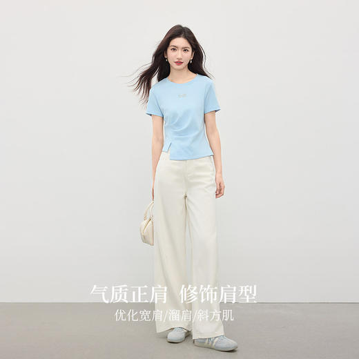 【07/16新品】熙世界设计感掐腰短袖T恤女2025夏季新款不规则褶皱正肩圆领上衣 商品图2