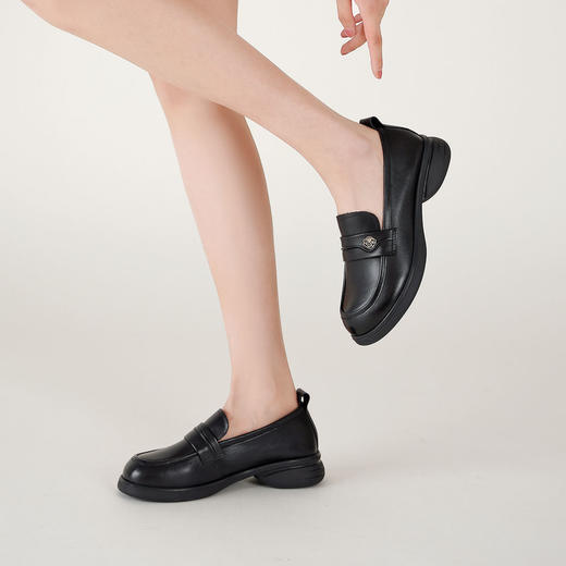 【秋季新款】西村名物2025年秋季新款小圆头舒软低跟防滑深口单鞋薄底乐福鞋T25CM39171 商品图2