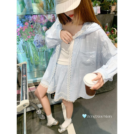 <曾小咸推荐>蓝色连帽防晒衬衫半身裙两件套 商品图1