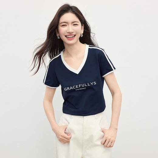 【07/16新品】熙世界美式运动风撞色字母V领T恤女短袖小个子正肩上衣2025夏新款 商品图3