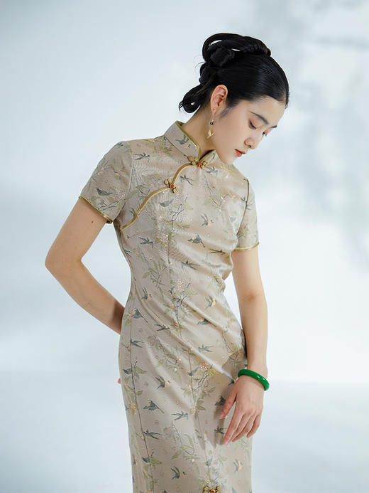 荷言GL 婉兮 山雀琵琶纹仿罗丝质旗袍浅绿色手工盘扣 商品图0