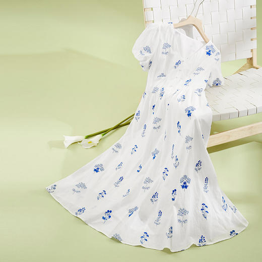 【07/16新品】熙世界植物系刺绣V领连衣裙女收腰显瘦夏季法式气质纯棉掐腰裙子 商品图4