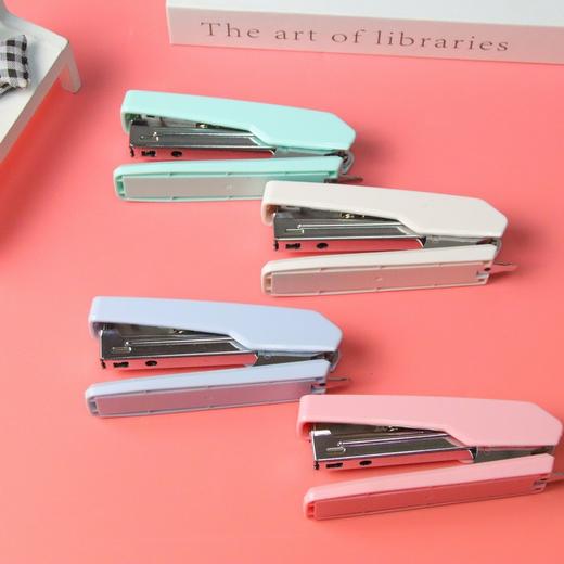 马卡龙色系10号订书机高颜值莫兰迪订书器办公用品装订机带起钉器 1个 商品图3