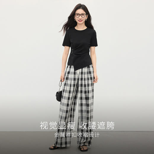 【专属特价】熙世界设计感黑色短袖T恤女收腰显瘦夏季新款不规则修身正肩上衣 商品图2