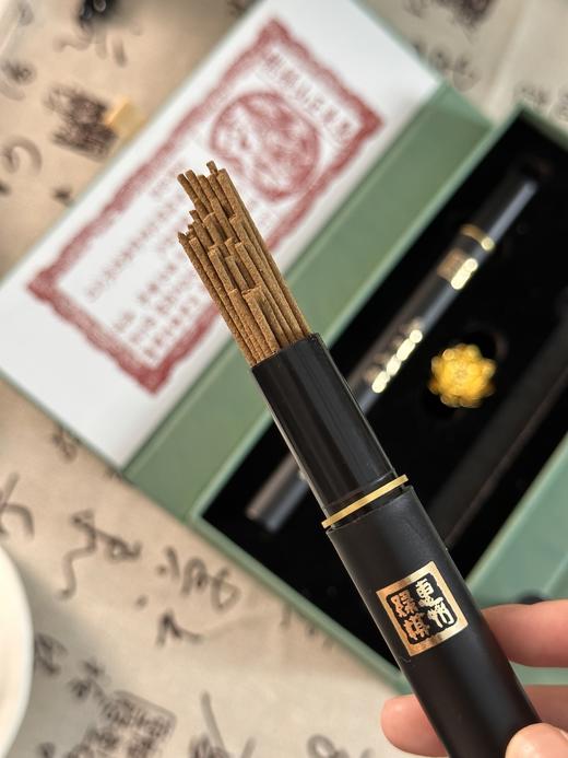 【沉香溯源】惠东绿棋1号线香-一星礼盒装	  配方：主绿棋楠，辅：虫漏沉香、天然楠木黏粉 BCQN0034 （特殊商品请在收货之后48小时内申请退换货，过期不予处理！！！） 商品图1