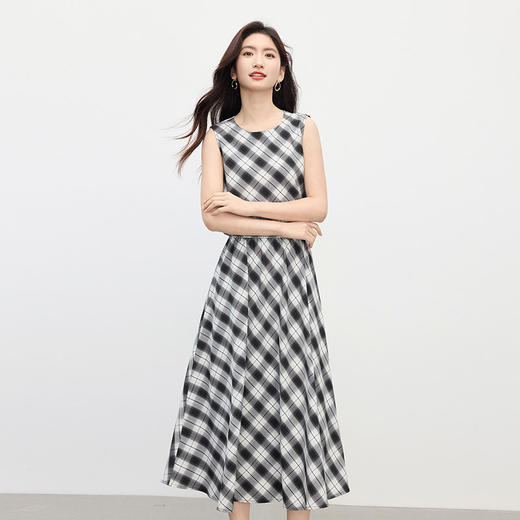 【专属特价】熙世界法式复古港风黑白格纹无袖上衣A字半身裙两件套装夏季女装 商品图3