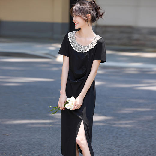【专属特价】熙世界赫本风蕾丝花边领连衣裙女2025夏新款法式开叉显瘦小黑裙子 商品图4
