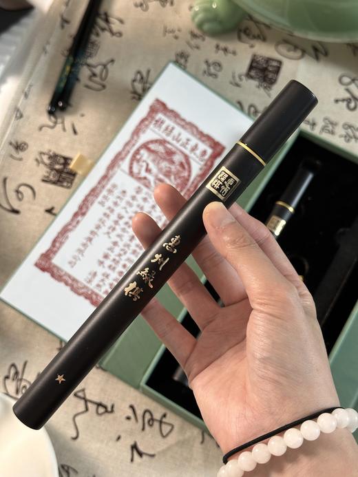 【沉香溯源】惠东绿棋1号线香-一星礼盒装	  配方：主绿棋楠，辅：虫漏沉香、天然楠木黏粉 BCQN0034 （特殊商品请在收货之后48小时内申请退换货，过期不予处理！！！） 商品图2