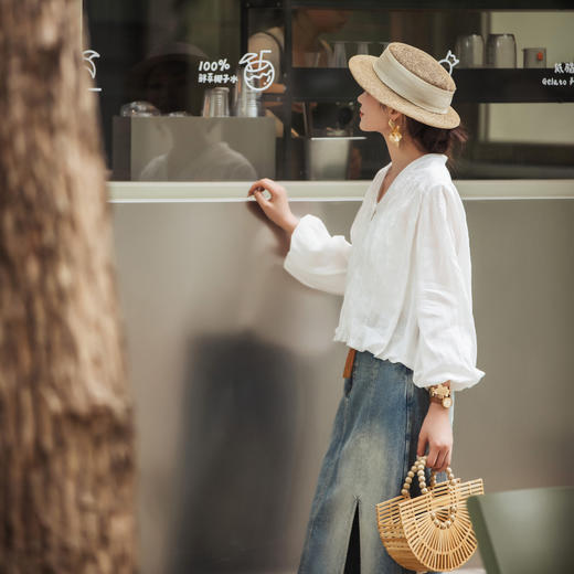 【林栖设计小店】（现货）苎麻衬衣绣花百搭气质宽松显瘦2025秋季新款V领上衣女F1953199 商品图4