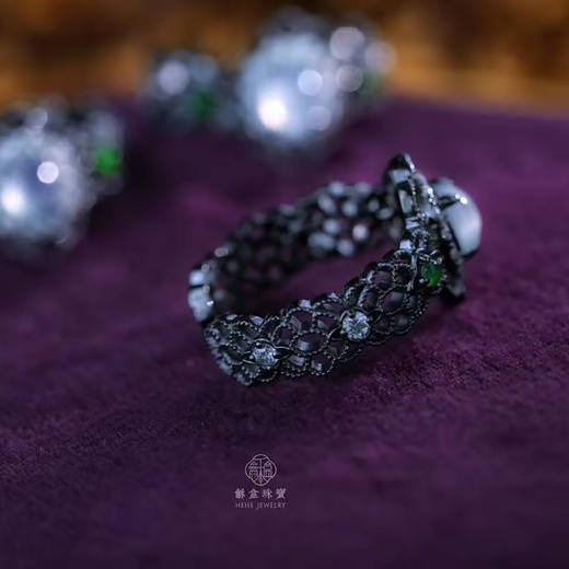 龢盒原创 幽暗月光白冰翡翠蕾丝戒指 商品图3