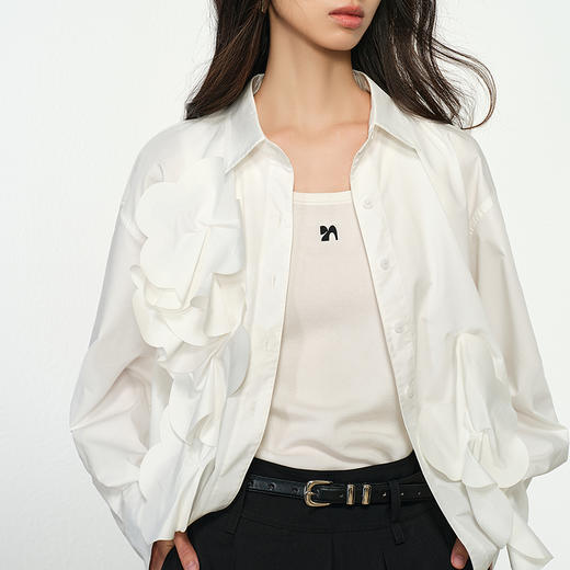 NEELLY纳俪商场同款春季新款立体装饰花朵长袖衬衫女纯色衬衣通勤N25074B04571 商品图2