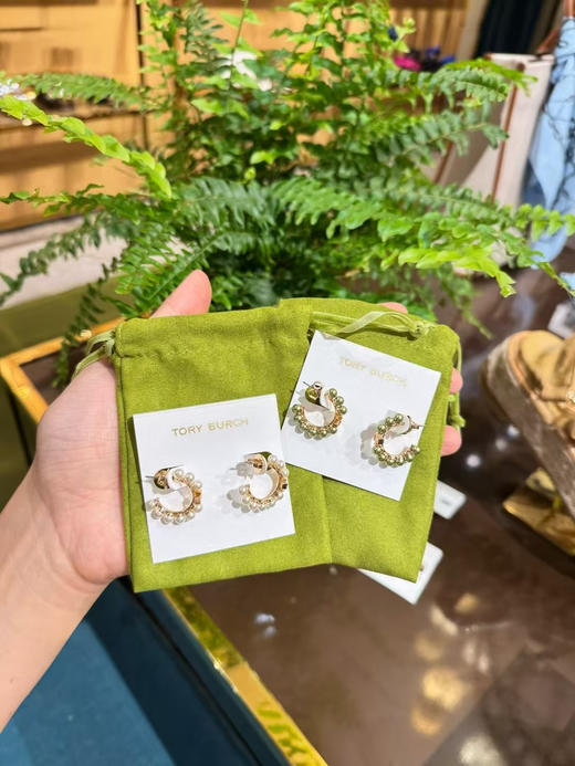 💰820🇺🇸包邮✈️Tory Burch限时折扣💢TB珍珠耳环💢😍小珍珠太好看啦[色]满满的高级感💫香奈儿同款 商品图5
