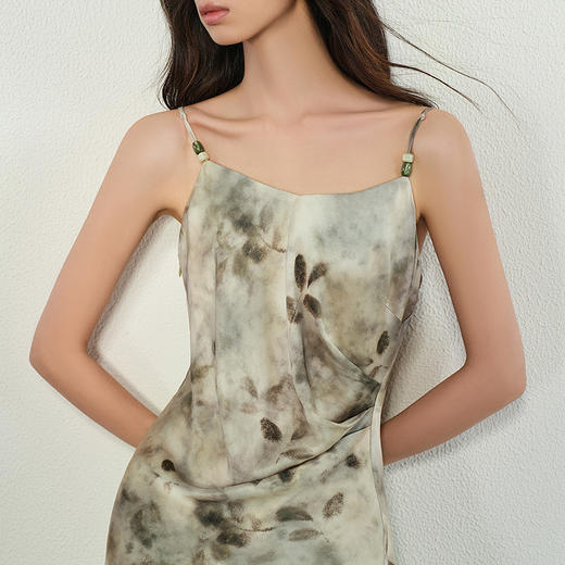 NEELLY纳俪商场同款春季新款简约法式吊带连衣裙女气质收腰A字裙N25074Y04569 商品图2